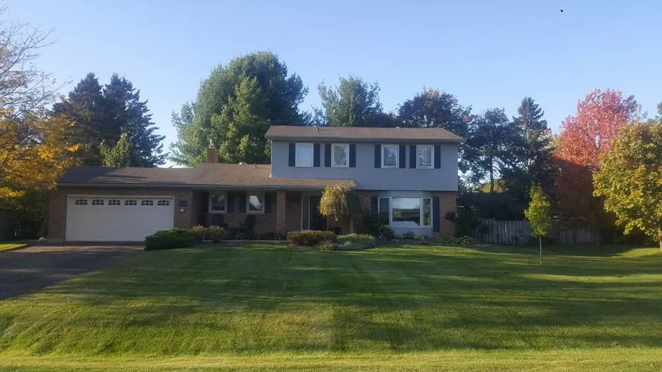Lawn fertilizing and property maintenance in Barrie