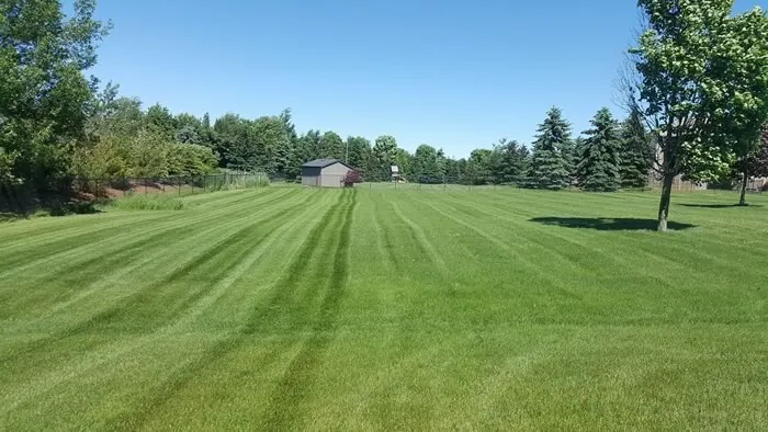 Commercial lawn mowing and grounds care in Simcoe County